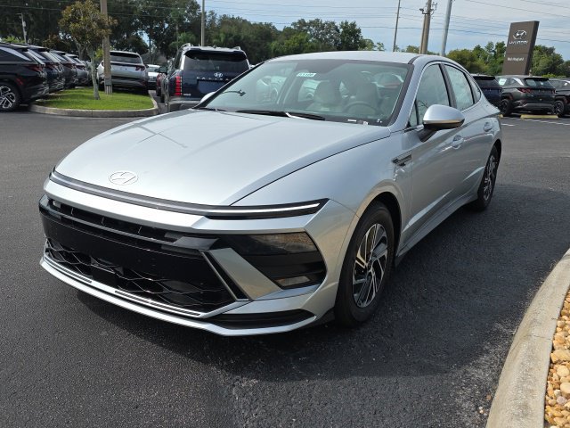 New 2026 Hyundai Sonata Blue FWD image 2