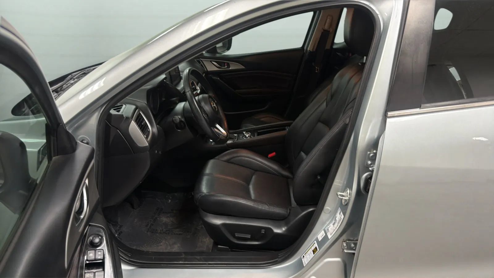 Used 2018 MAZDA MAZDA3 Touring FWD image 21