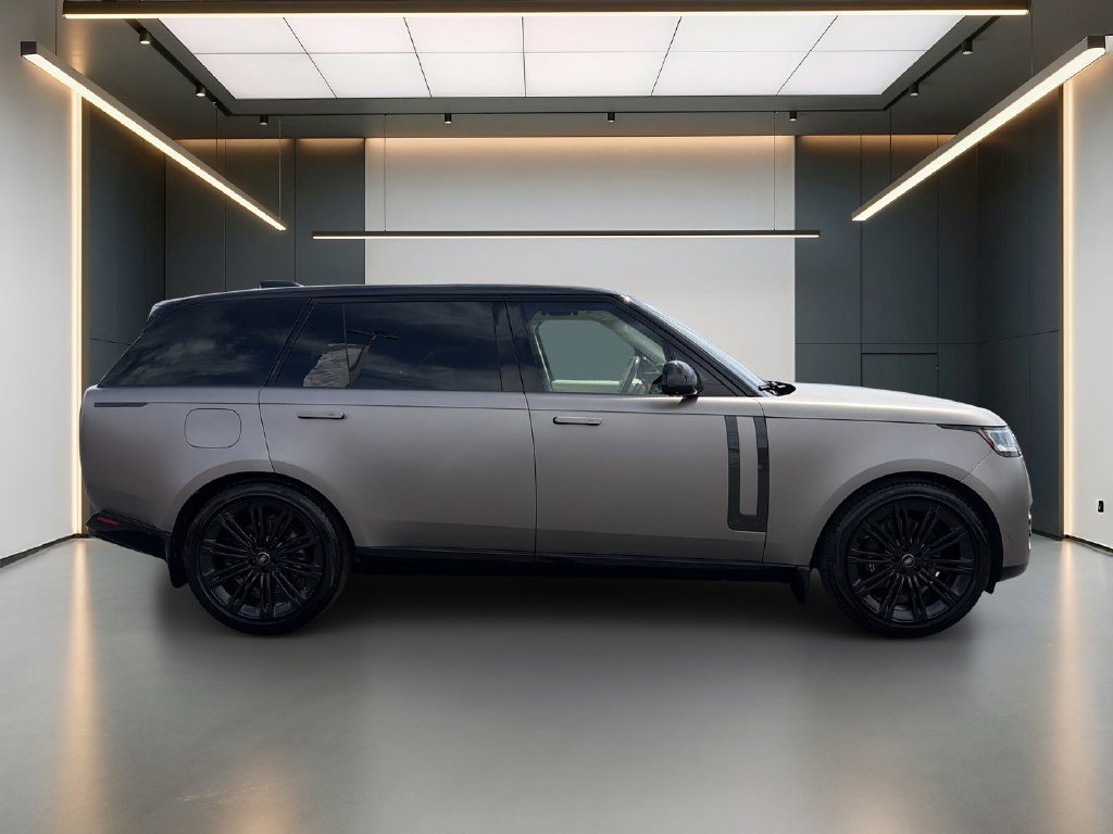 Used 2023 Land Rover Range Rover Long Wheelbase SE AWD/4WD image 7