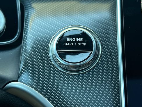 Used 2025 Mercedes-Benz GLC 350e 4MATIC image 26