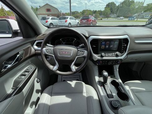 Used 2019 GMC Acadia SLT w/ LPO, Floor Liner Package FWD image 6