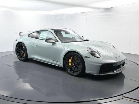 Certified 2025 Porsche 911 Carrera GTS RWD image 17