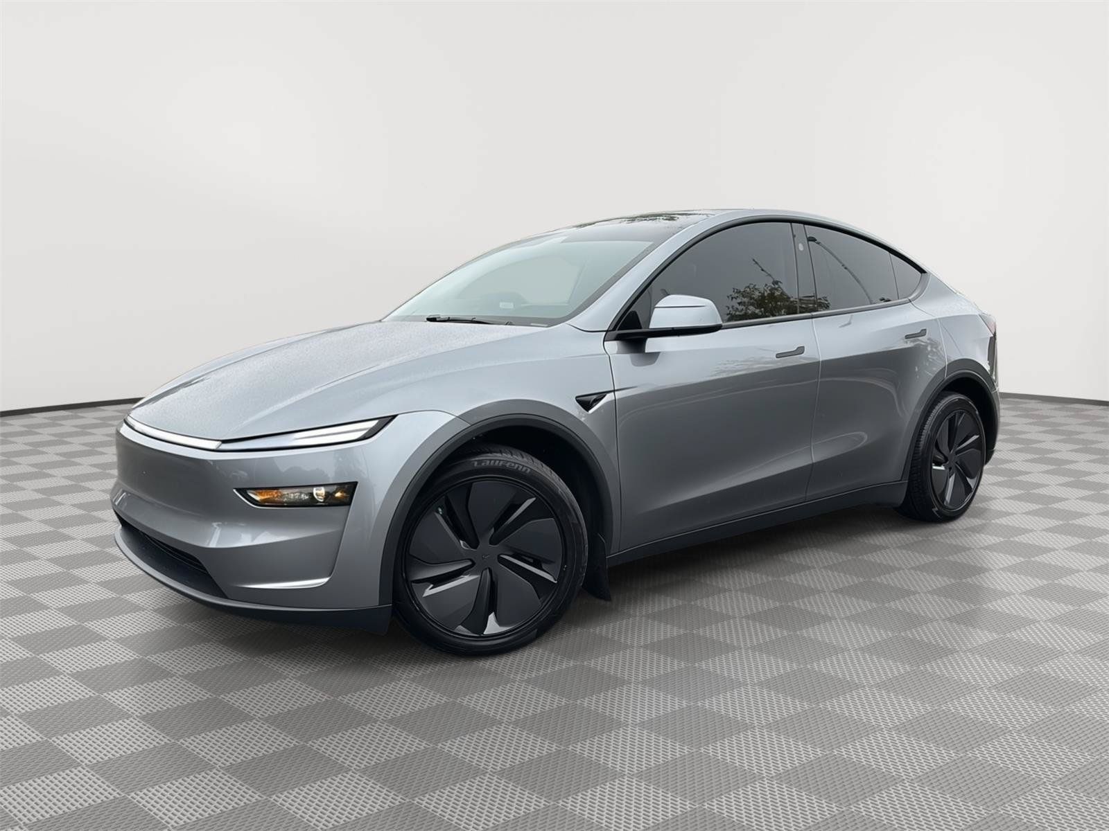 Used 2026 Tesla Model Y AWD image 1