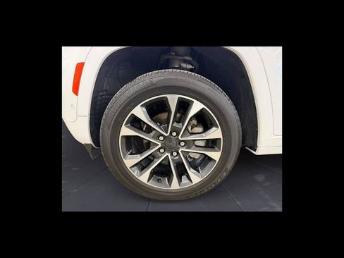 Used 2022 Jeep Grand Cherokee Overland AWD/4WD image 10