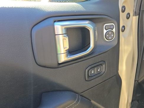 Certified 2022 Jeep Wrangler Unlimited Rubicon 4xe w/ Cold Weather Group image 10