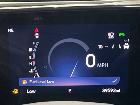 Used 2024 Buick Encore GX Avenir w/ Avenir Convenience Package FWD image 31