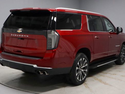 Used 2025 Chevrolet Suburban High Country w/ Sun And Tow Package AWD/4WD image 11