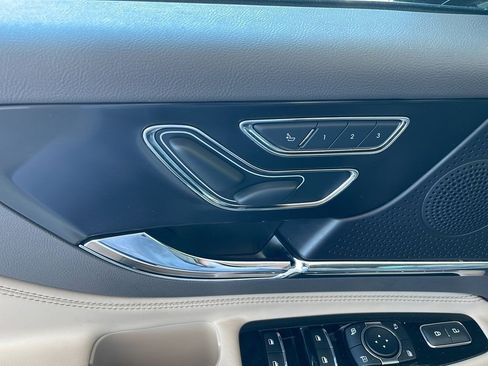 Used 2023 Lincoln Corsair Reserve image 38