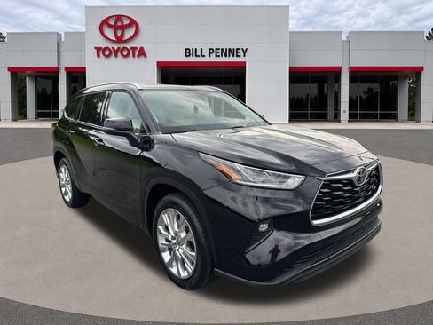 Used 2021 Toyota Highlander Limited FWD image 7