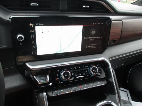 Used 2024 GMC Sierra 1500 Denali Ultimate image 32