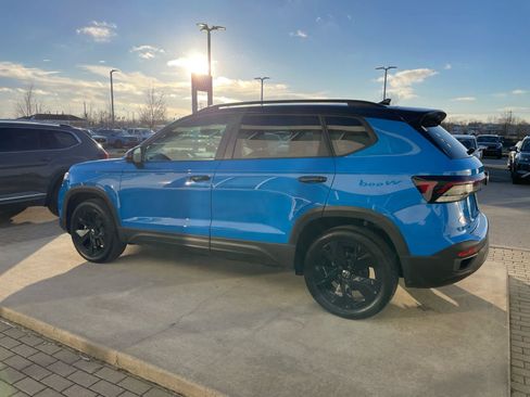 New 2026 Volkswagen Taos SE FWD image 42