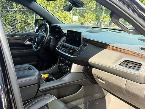 Used 2022 Chevrolet Tahoe Premier w/ Premium Package 2 RWD image 36