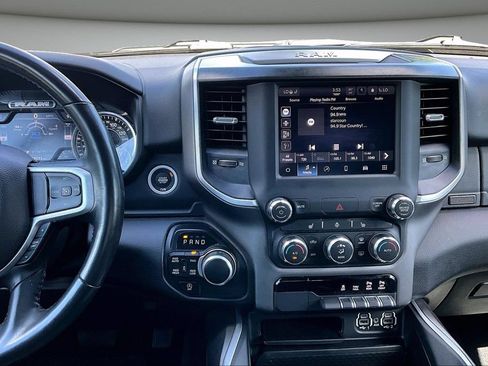 Used 2022 RAM 1500 Big Horn AWD/4WD image 10