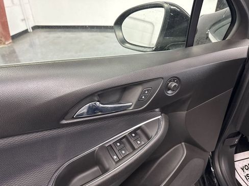 Used 2018 Chevrolet Cruze LT w/ Convenience Package image 10
