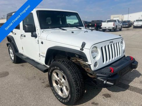 Used 2013 Jeep Wrangler Unlimited Sahara w/ Connectivity Group image 7
