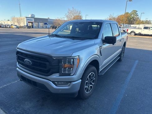 Certified 2022 Ford F150 XLT w/ Equipment Group 302A High image 17