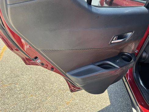 Used 2019 Toyota C-HR Limited image 21