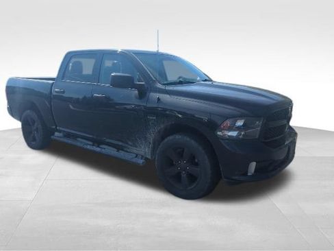 Used 2017 RAM 1500 Express w/ Black Ram 1500 Express Group AWD/4WD image 4