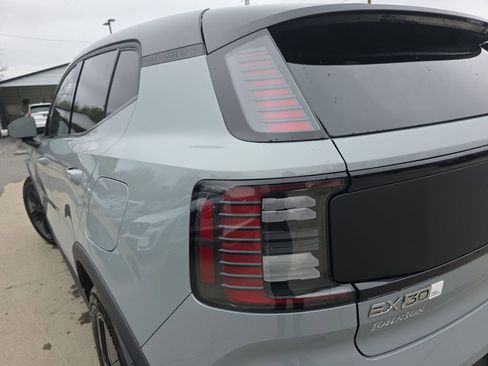 New 2026 Volvo EX30 Cross Country Ultra image 44