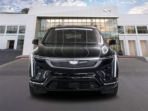 Certified 2025 Cadillac Optiq Luxury 1 image 2