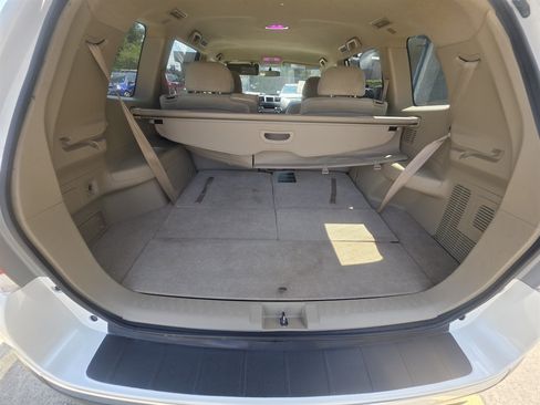 Used 2012 Toyota Highlander FWD w/ Tech Pkg image 6