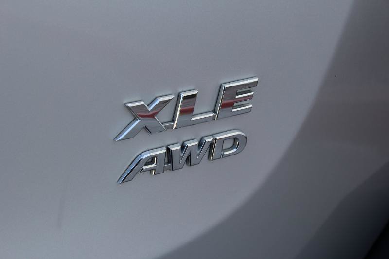Used 2015 Toyota RAV4 XLE AWD/4WD image 21