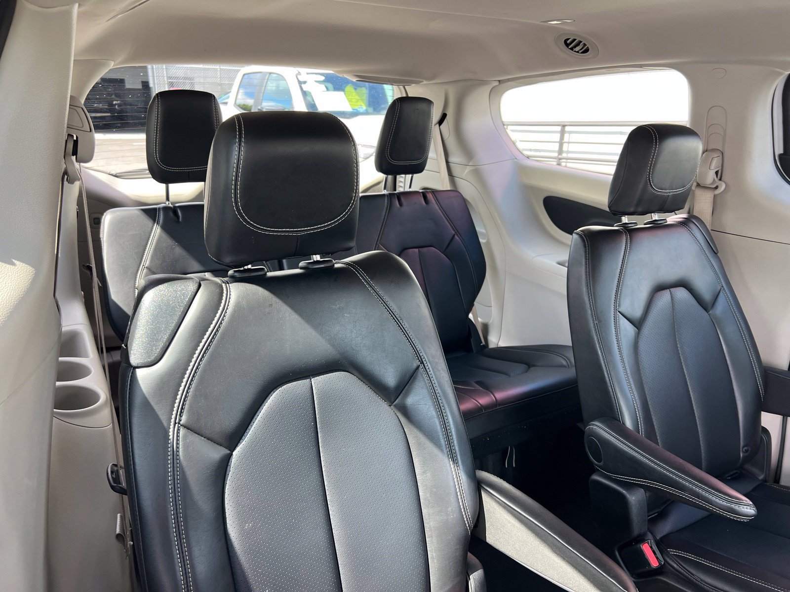 Used 2024 Chrysler Pacifica Touring-L FWD image 60