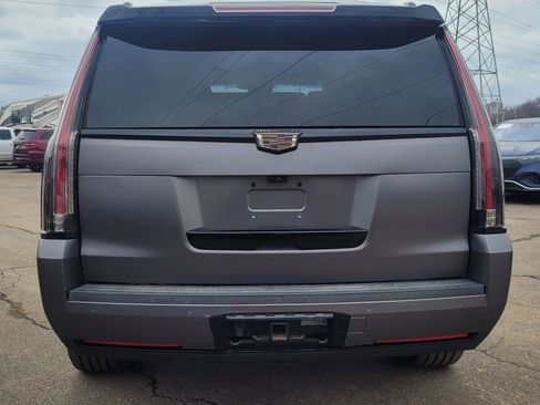 Used 2018 Cadillac Escalade Luxury image 10