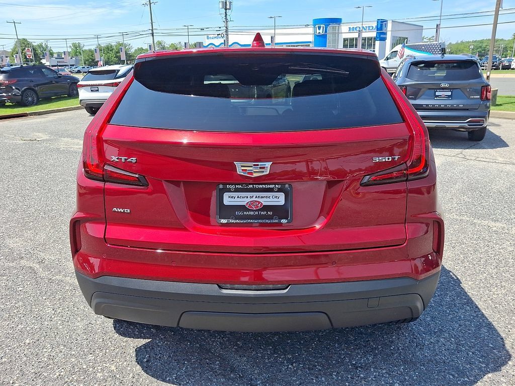 Used 2024 Cadillac XT4 Luxury w/ Cold Weather Package AWD/4WD image 5