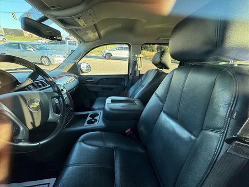 Used 2013 Chevrolet Avalanche LT w/ All-Star Edition image 10