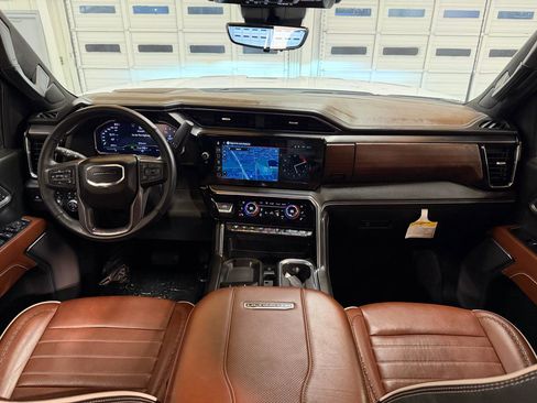Used 2025 GMC Sierra 2500 Denali Ultimate w/ Max Trailering Package image 25