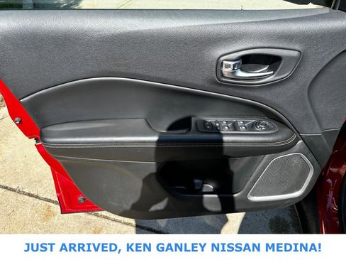 Used 2021 Jeep Compass Latitude FWD image 14