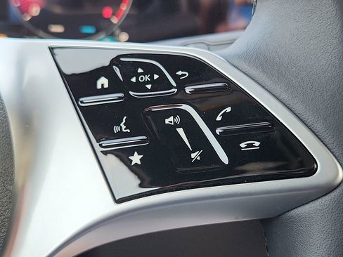 New 2026 Mercedes-Benz GLB 250 image 25