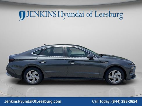 New 2026 Hyundai Sonata SE FWD image 3