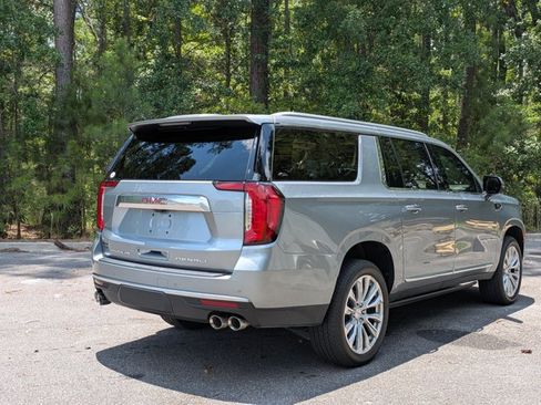 Used 2024 GMC Yukon XL Denali w/ Advanced Technology Package AWD/4WD image 5