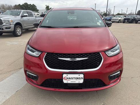 New 2026 Chrysler Pacifica Select image 10