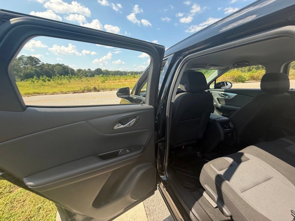 Used 2024 Chevrolet Blazer LT w/ Convenience Package FWD image 35