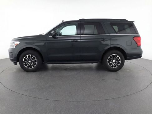 Used 2022 Ford Expedition XLT image 5