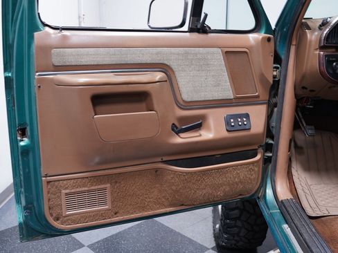 Used 1989 Ford Bronco XLT 4X4 image 31