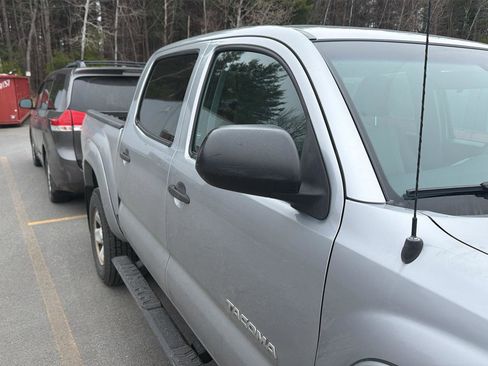 Used 2015 Toyota Tacoma 4x4 Double Cab w/ SR5 Package image 5