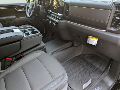 New 2026 GMC Sierra 1500 Elevation image 17