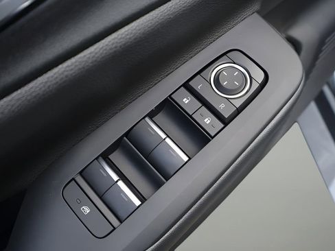 New 2026 Toyota Prius Plug-In Hybrid FWD image 11