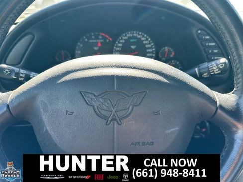 Used 2004 Chevrolet Corvette Coupe RWD image 20
