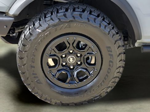 Used 2024 Ford Bronco Wildtrak AWD/4WD image 11