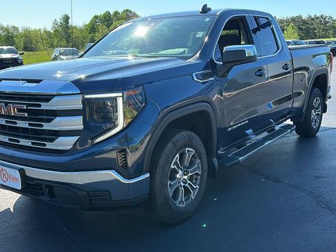 Used 2023 GMC Sierra 1500 SLE w/ Preferred Package AWD/4WD image 3