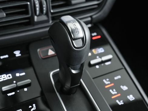 Used 2024 Porsche Macan GTS image 31