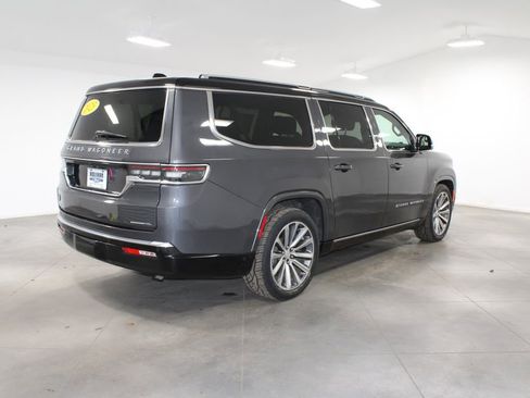 Used 2023 Jeep Grand Wagoneer L Series II image 9