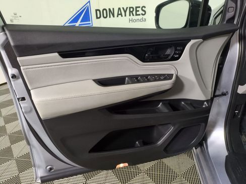 Used 2024 Honda Odyssey Elite image 14