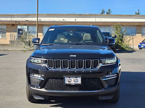 New 2025 Jeep Grand Cherokee Limited image 3