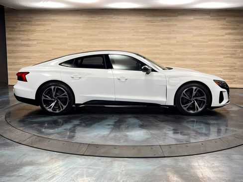 Used 2022 Audi e-tron GT Prestige w/ Prestige Package image 25